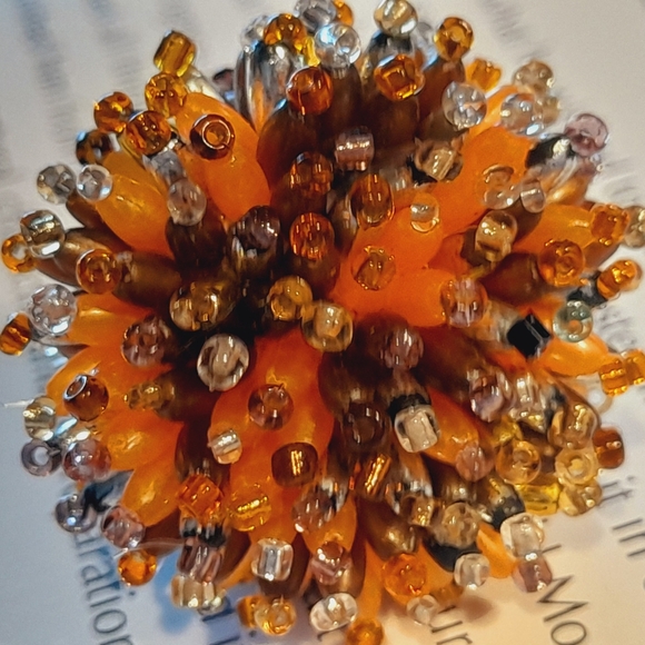 Strechy One Size Fits All Beaded Cluster Star Floral Ring in Orange and Brown - Picture 2 of 16